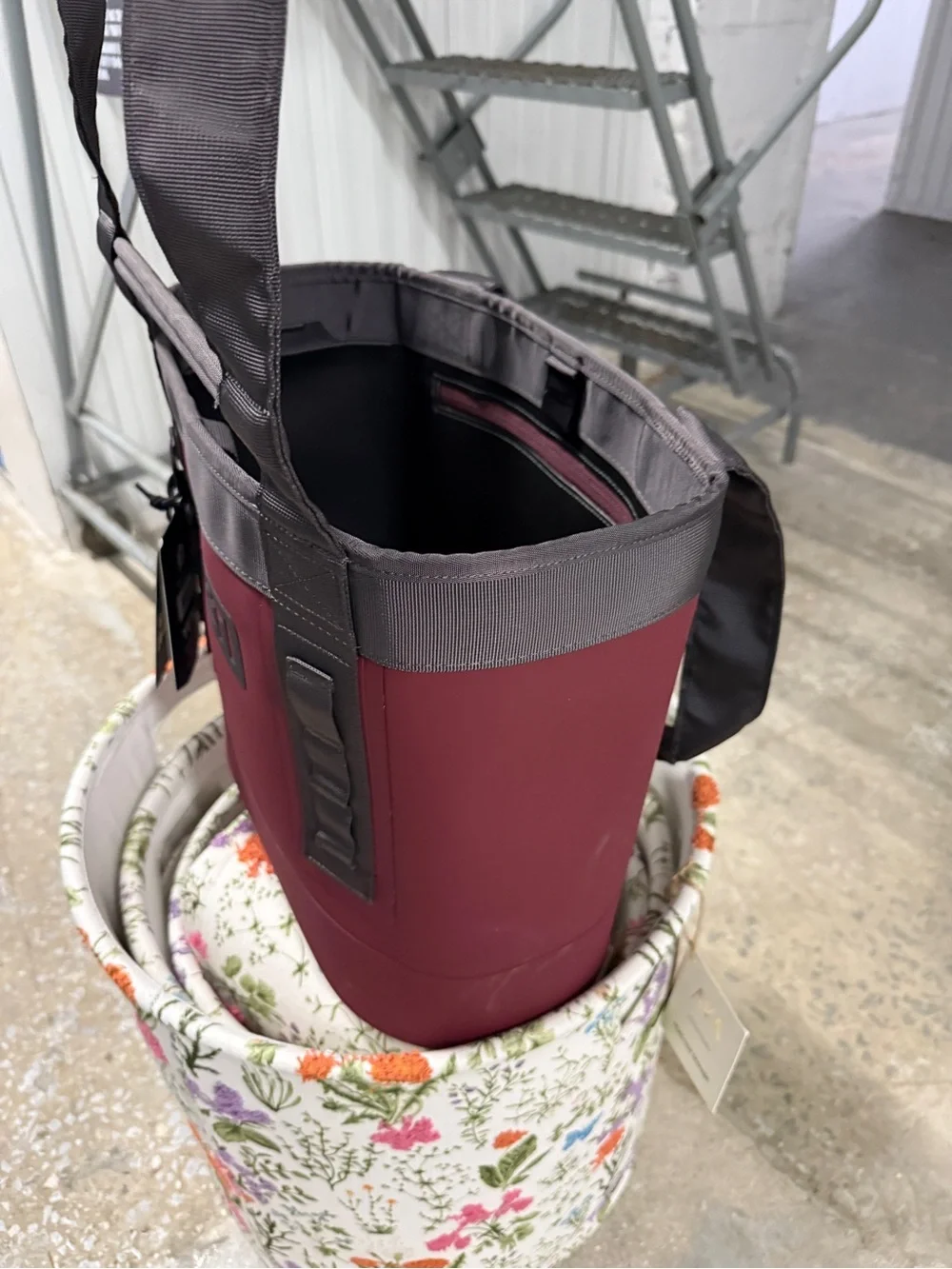 Yeti Camino 20 NWT - Vine Red